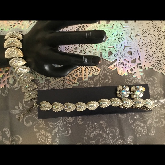 VINTAGE GORGEOUS NECKLACE, BRACELET & EARRING SET - Picture 2 of 5